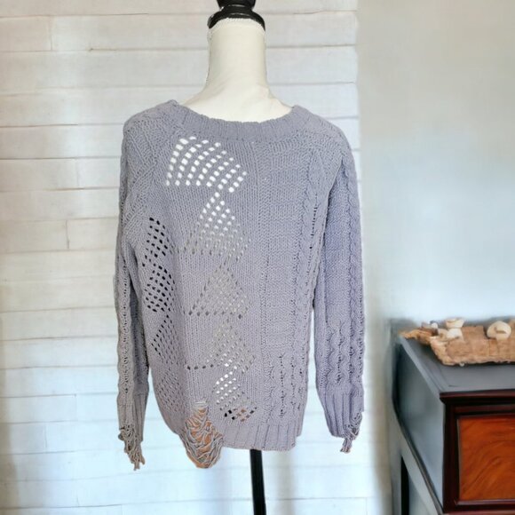 Elan Gray Cable Knit Distressed Long Sleeve Sweater in Size Medium - Picture 2 of 5